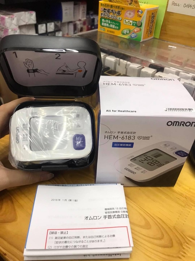 Máy đo huyết áp cỗ tay Omron Hem-6183