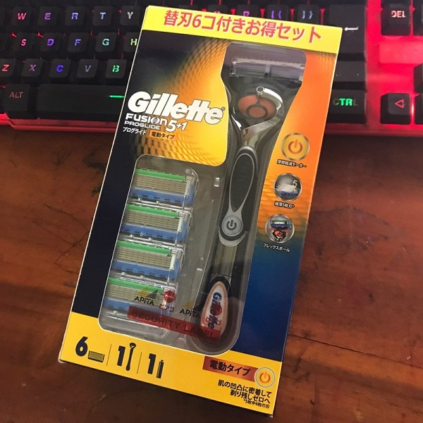 dao cạo Gillette 5 lưỡi cán pin