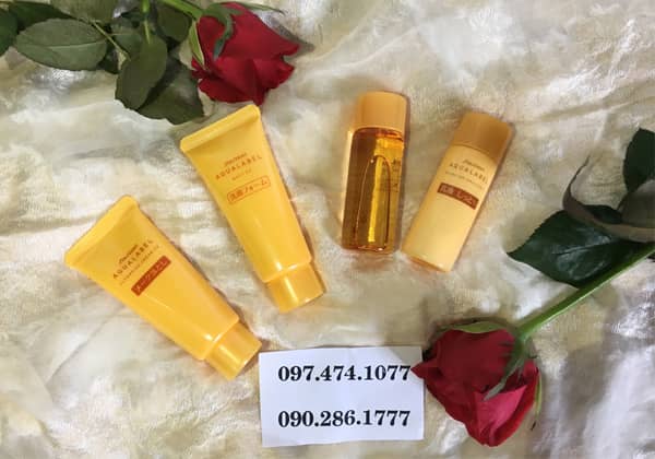 Set Dưỡng Da Mini Shiseido Aqualabel màu vàng